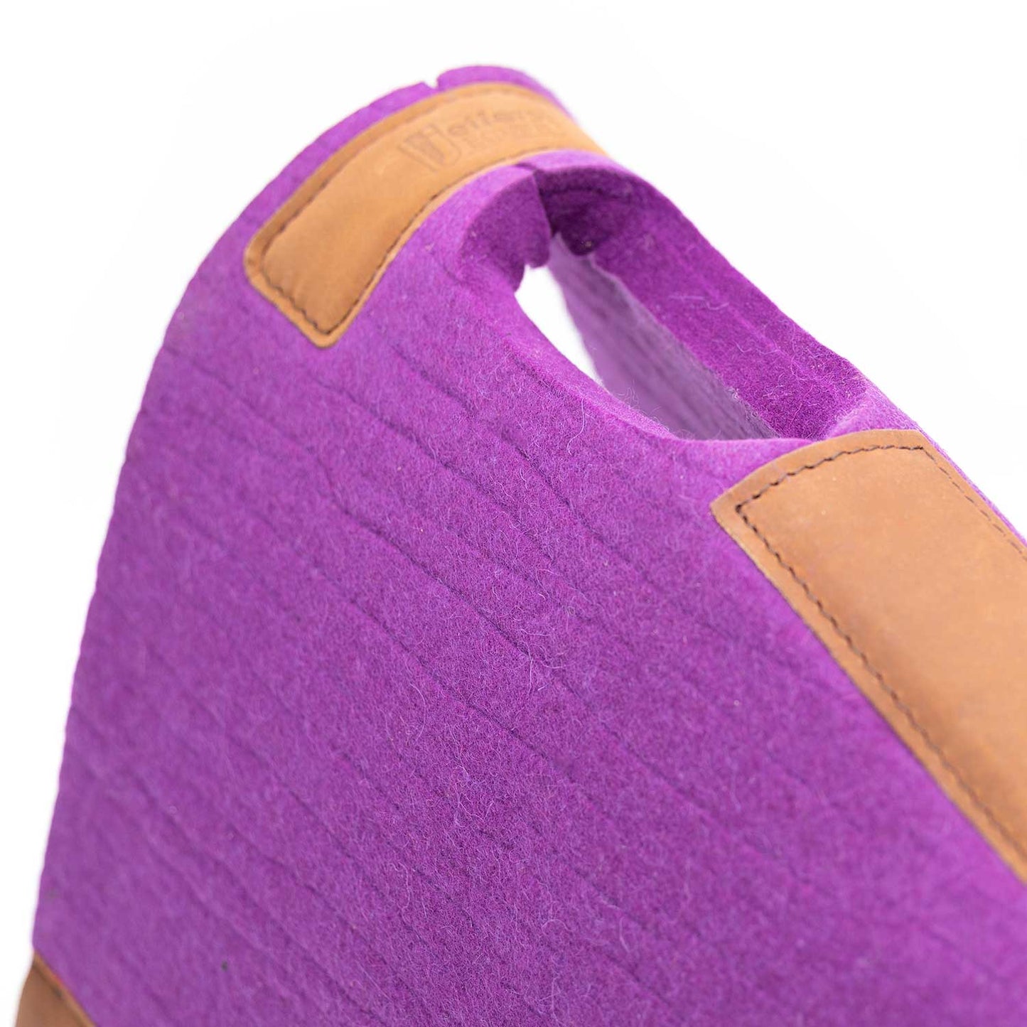 Premium WoolLuxe 100% Wool Equine Saddle Pad – Cushioned, Breathable, and Shock-Absorbing