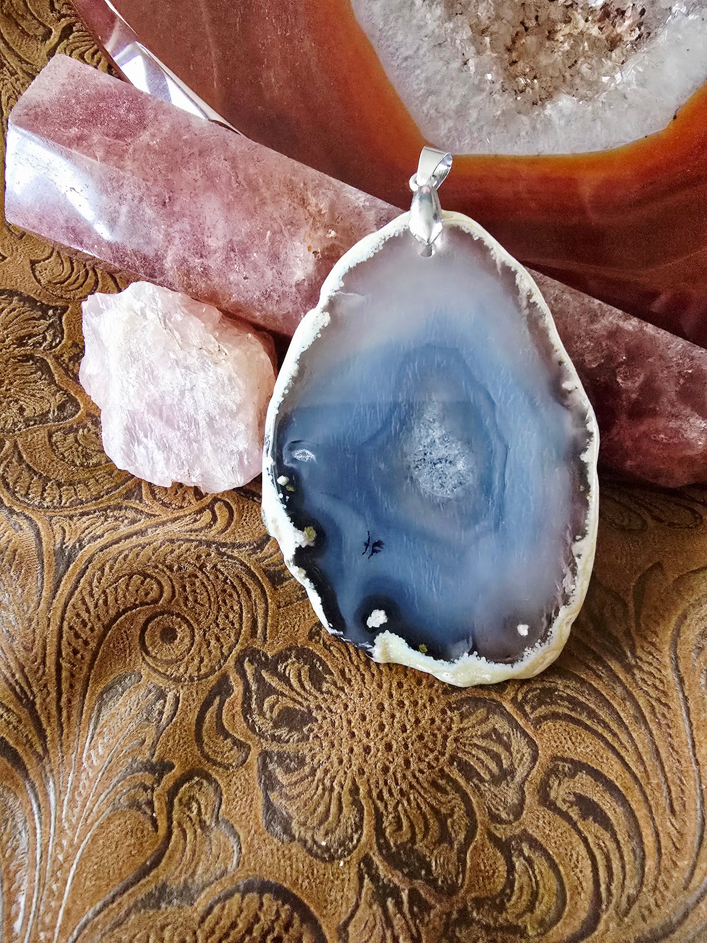 Hand-Painted Bay Horse Pendant — Natural Agate Slice