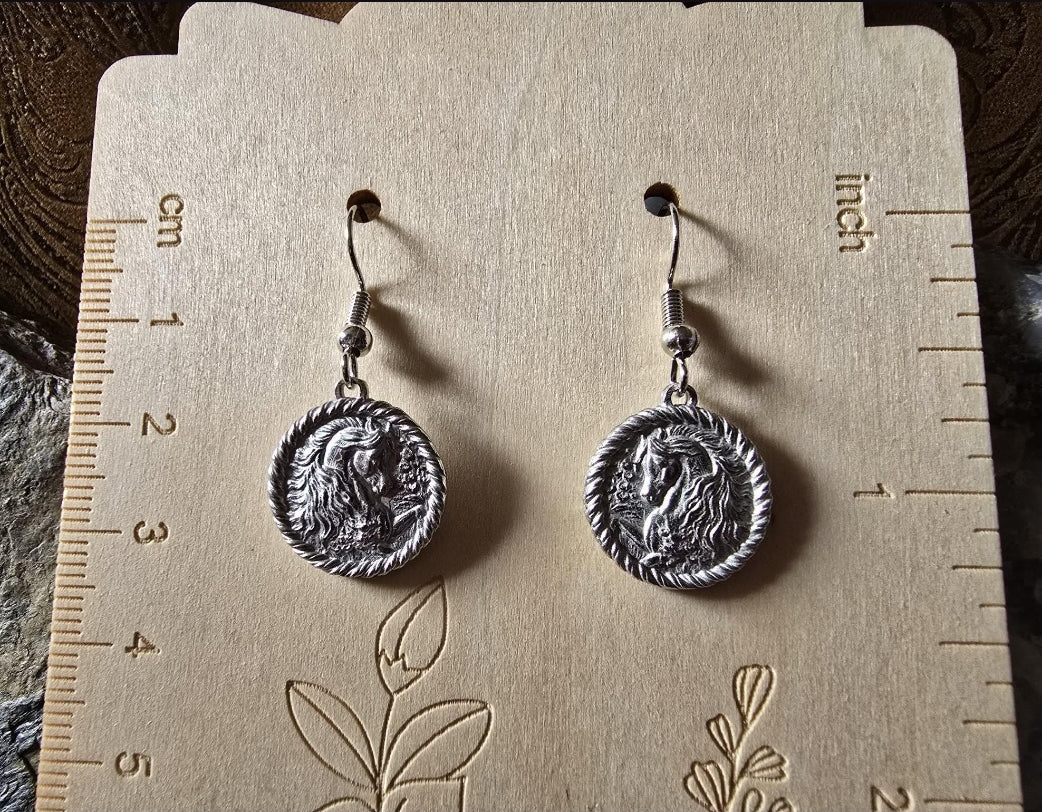 Exquisite Arabian Horse Earrings