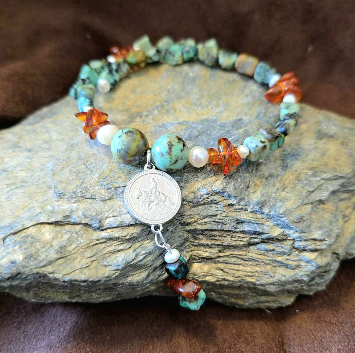 Turqouise Gemstone Reining Horse dangle flex n stretch bracelet