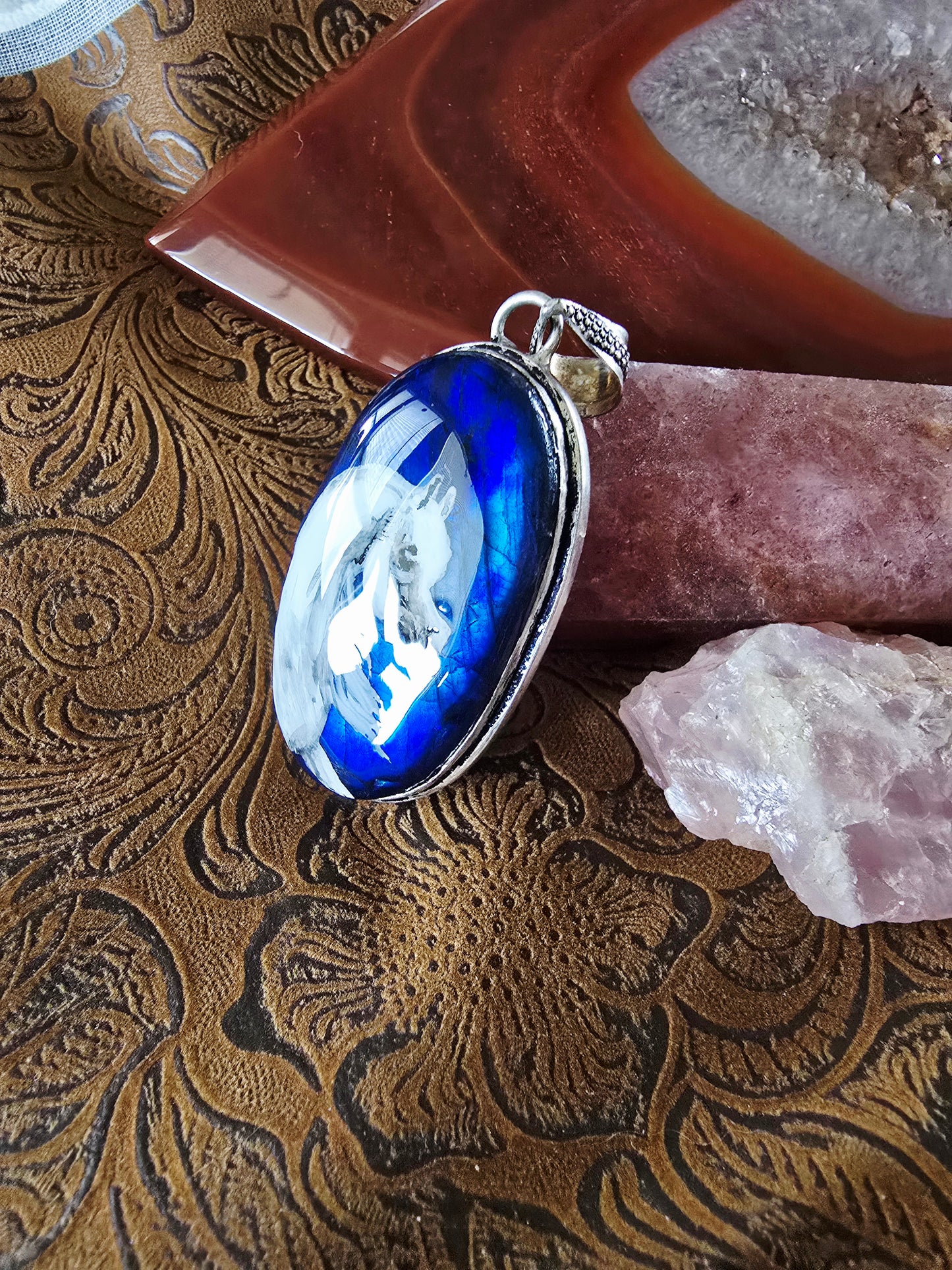 Hand-Painted Arabian Horse Pendant — Deep Blue Labradorite
